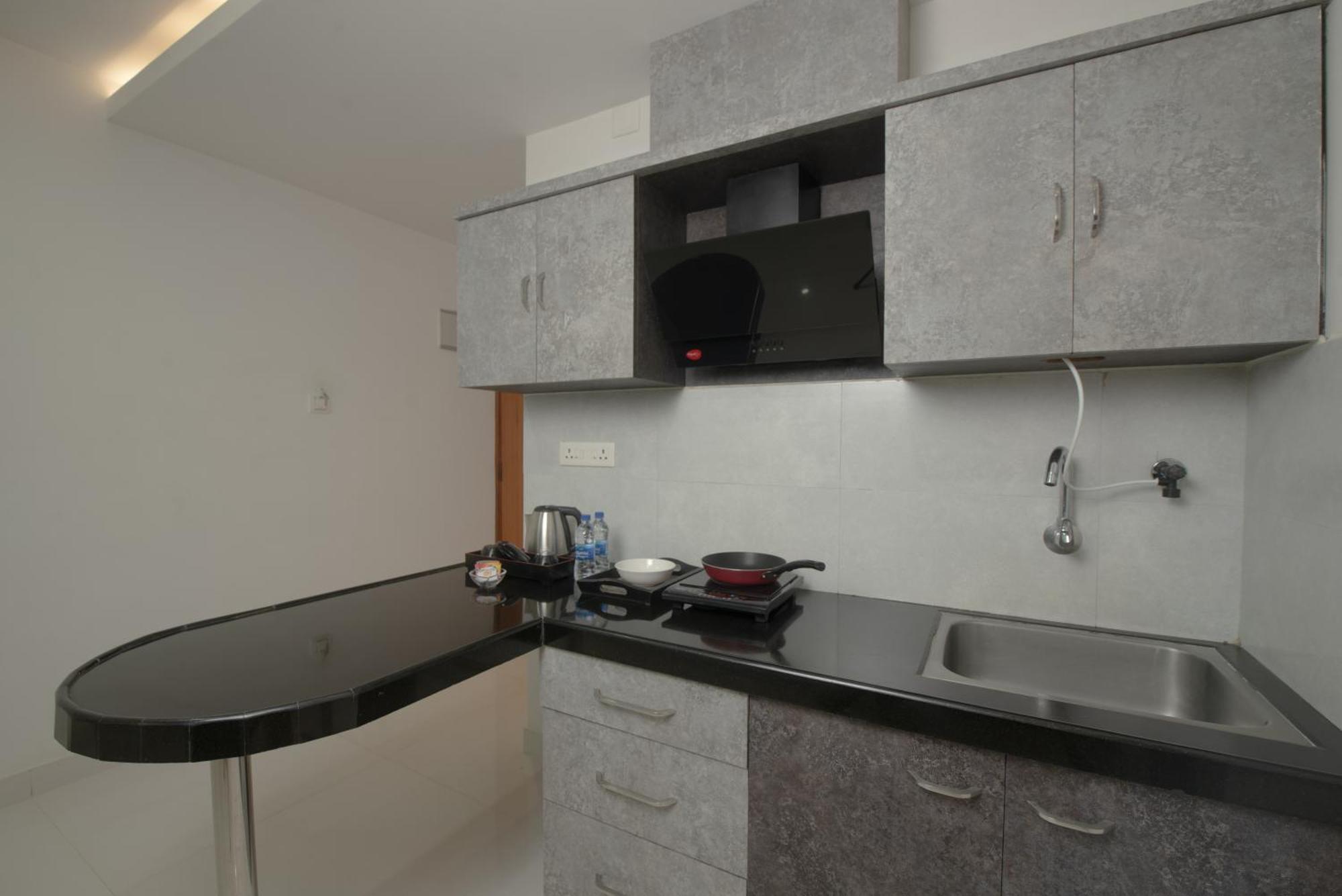 Manipal Atalia Service Apartments Eksteriør bilde